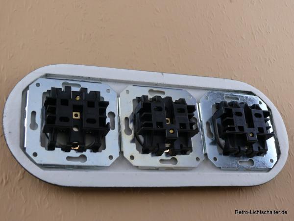 Garby Colonial 3fach Steckdose Porzellan schwarz, 3fach Rahmen Porzellan schwarz, von hinten